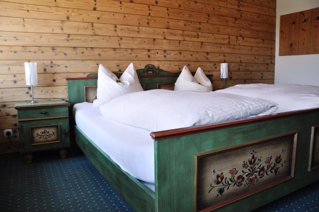 Pension Hirsch Лехбрук Экстерьер фото